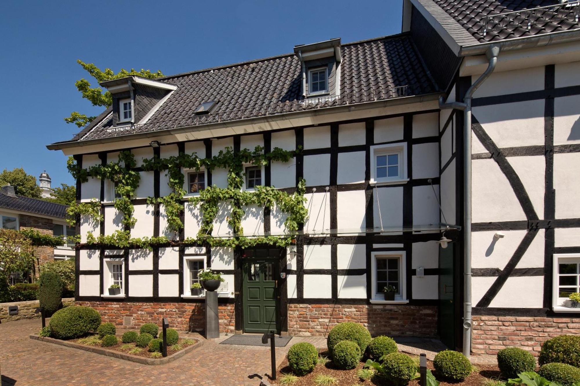 Malerwinkel Hotel Bergisch Gladbach Exterior photo